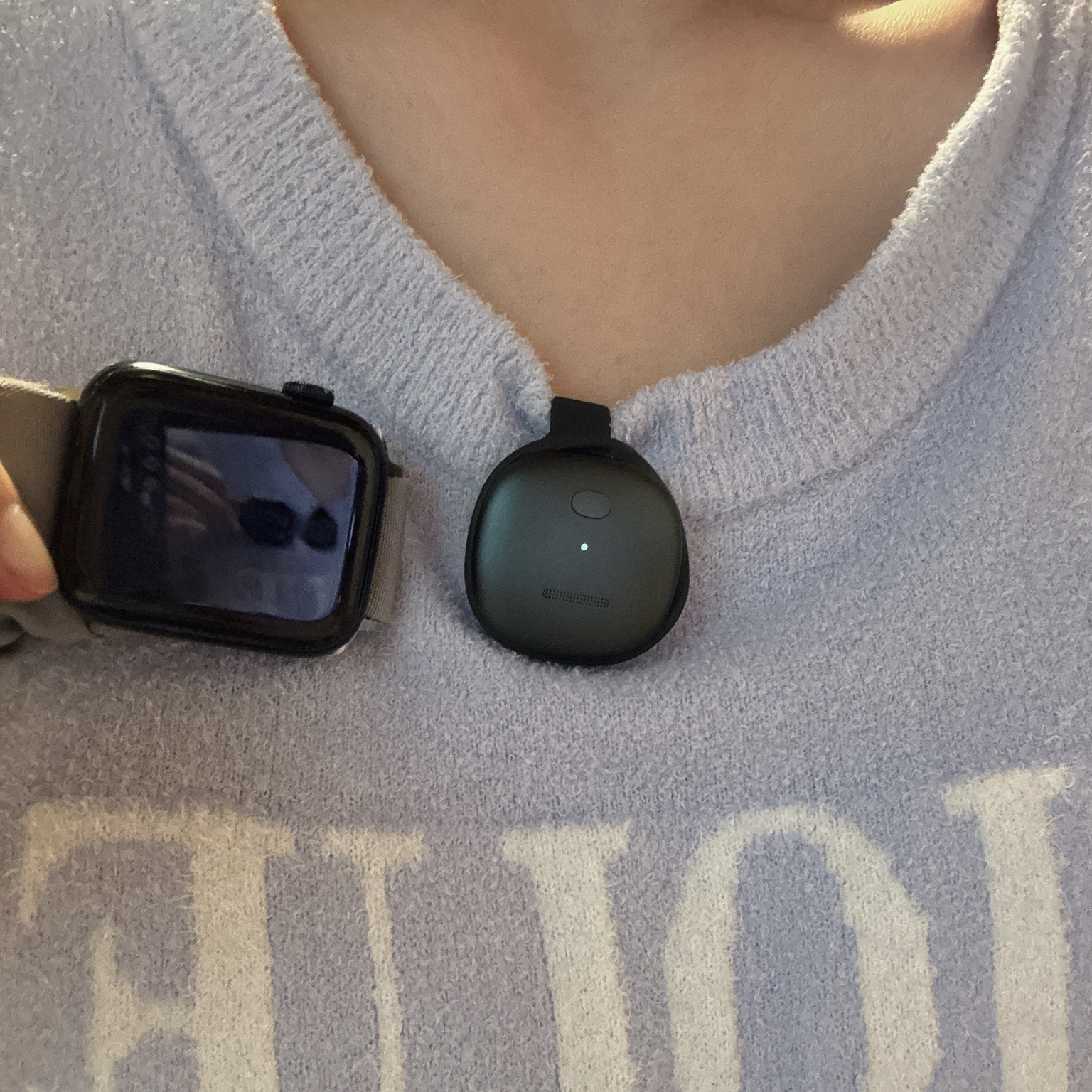 襟元のMoriとApple Watchのサイズ比較
